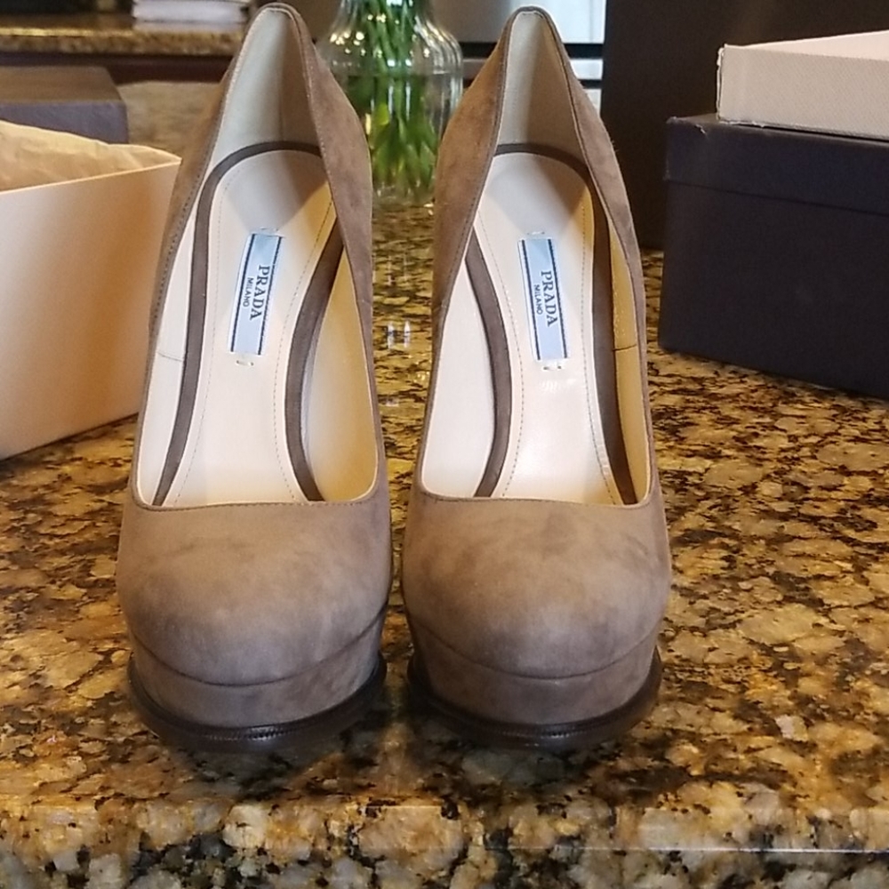 PRADA HEELS - Picture 8 of 10